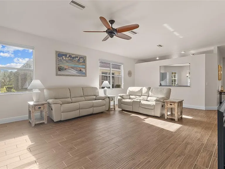 1937 Scarlett Ave — Photo 6