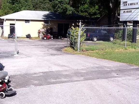 2nd image of 6099 Broad St