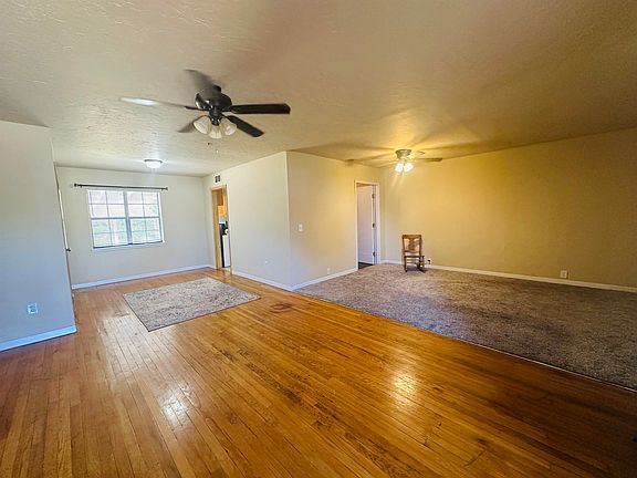 3rd image of 1820 Chisholm Dr