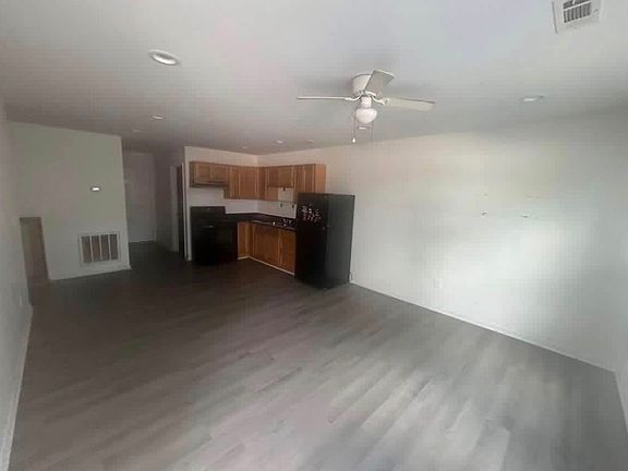 4th image of 595 Railroad St #3