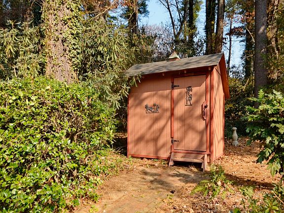 Storage shed