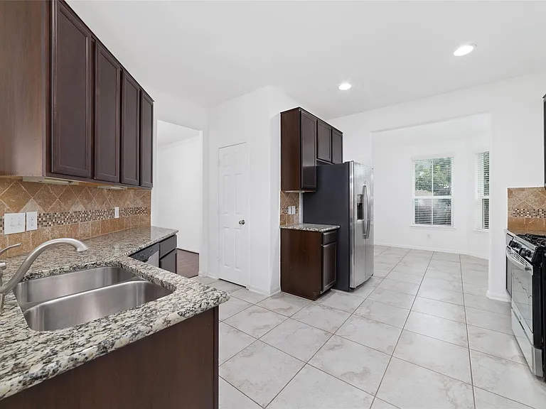 18406 Spruce Tree Line Trl — Photo 9