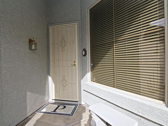 4th image of 2030 E Creedance Blvd