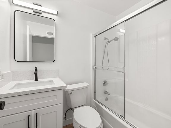 3rd image of 2146 Latham St