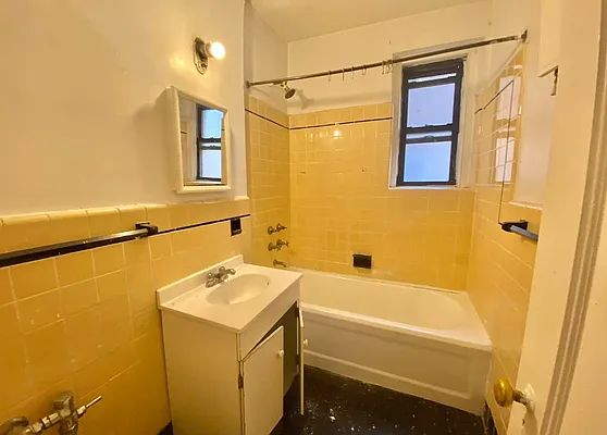 Rented by S&M Associates Realty LLC | media 4