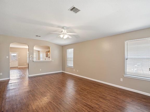 3rd image of 6835 Silver Shores Ln