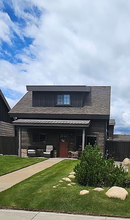 1st image of 215 E 2nd Ave #4