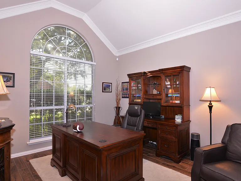 2412 Clearwood Ln — Photo 3