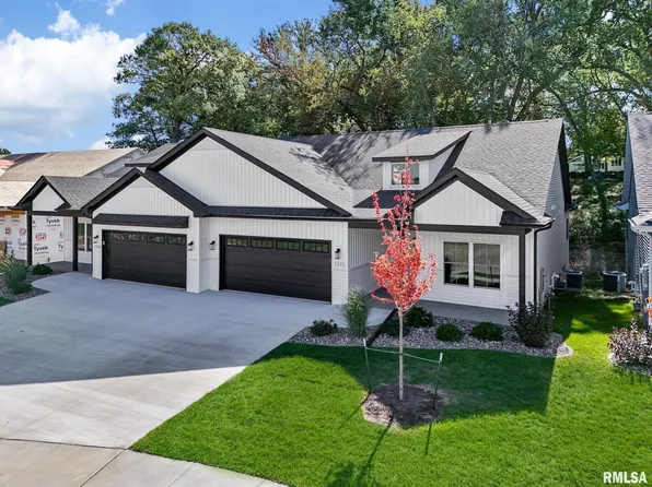 1319 Heights Ct, Bettendorf, IA 52722