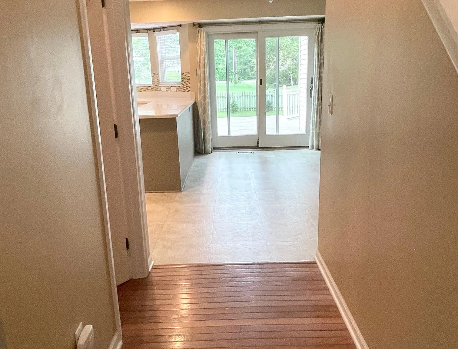 4 bed, 2.5 bath, 2419 sqft, $3,100 — Photo 2