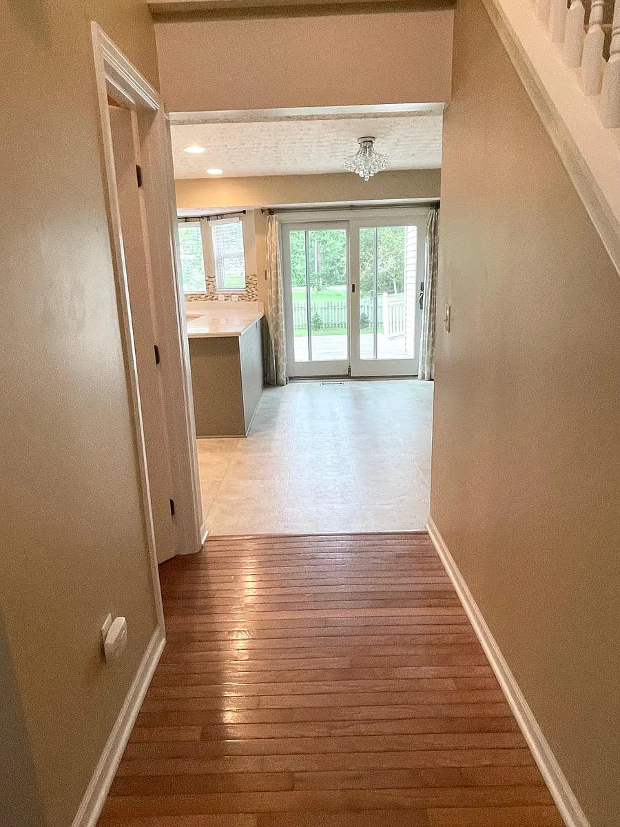 Building Photo - 5583 Barney Dr