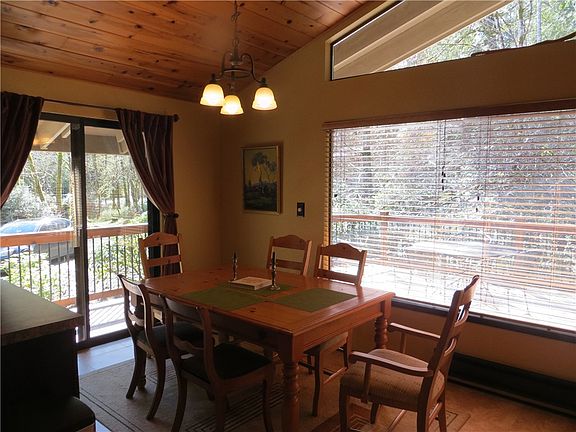 5th image of 419 E Pointes Dr E