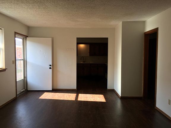 3rd image of 16 Adams Ave NE