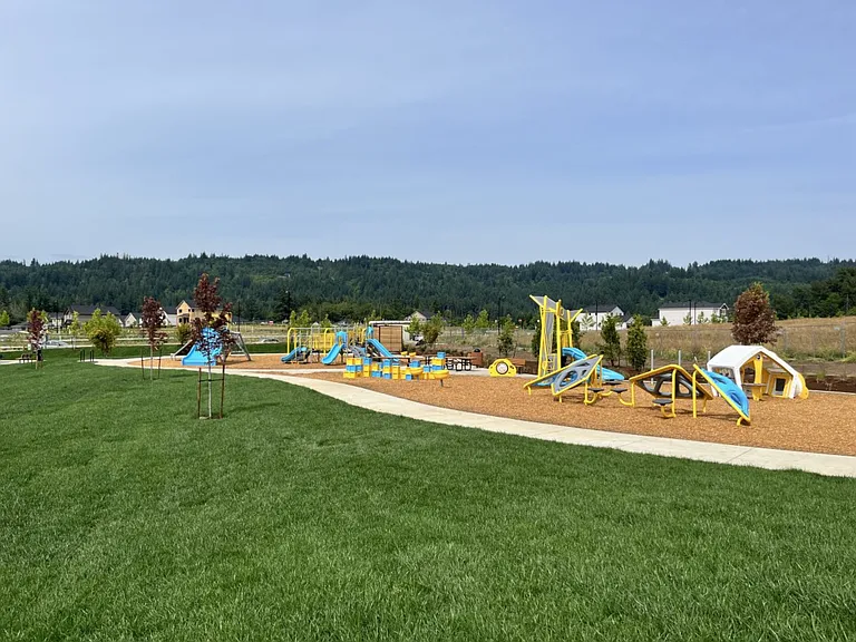 Harvest Park @0.3 mile ~7mins Walk