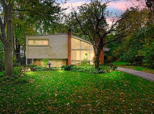 1392 Sunnyside Ave, Highland Park, IL