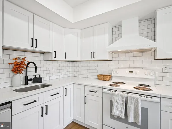 115 E Kings Hwy Unit 319, Maple Shade, NJ 08052