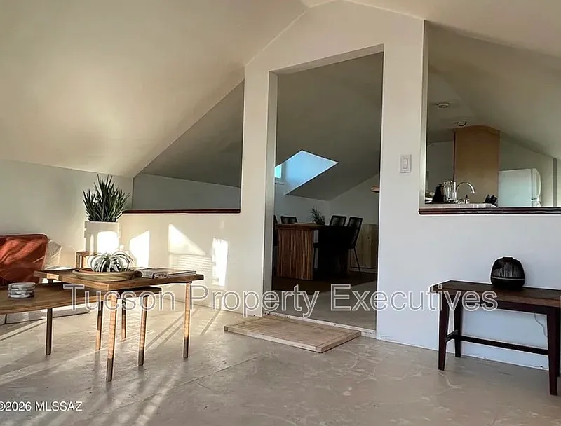 1 bed, 1.0 bath, 800 sqft, $1,350 — Photo 4