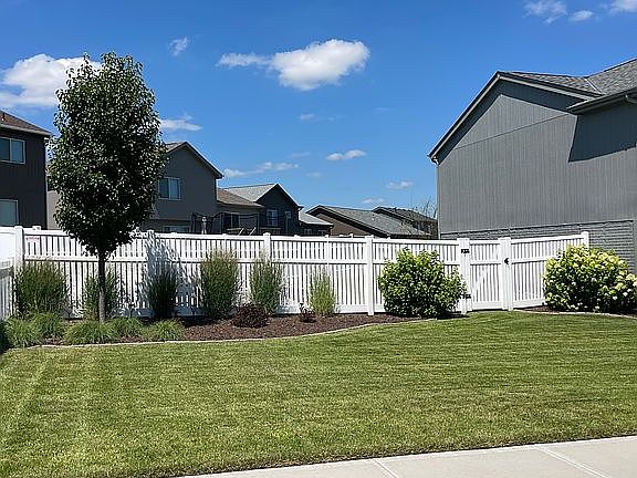 3rd image of 7816 N 147th Ave