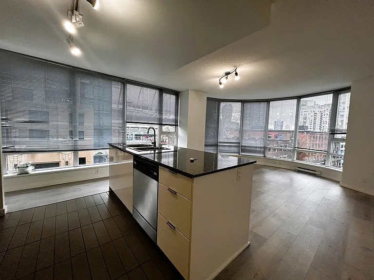 233 Robson St #507 — Photo 14