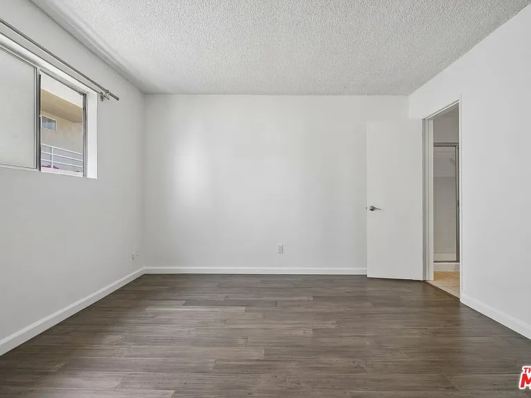 1012 7th St #20 — Photo 16