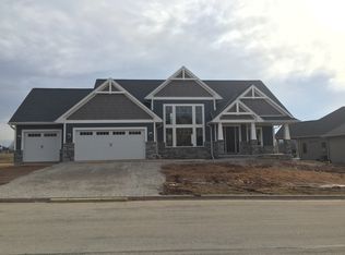 2830 Creekwood Cir, Green Bay, WI 54311