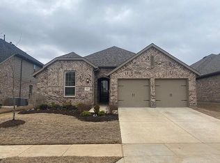 1816 Briscoe Dr, Lantana, TX 76226