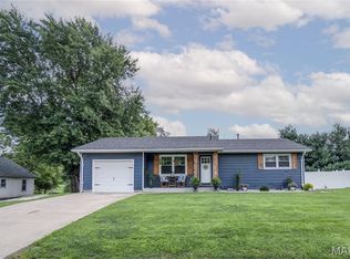 806 E Carpenter St, Jerseyville, IL 62052