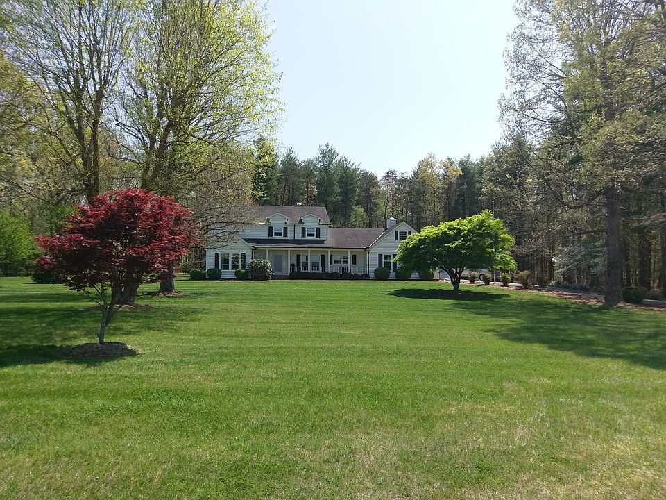 1st image of 1015 Old Hickory Ln