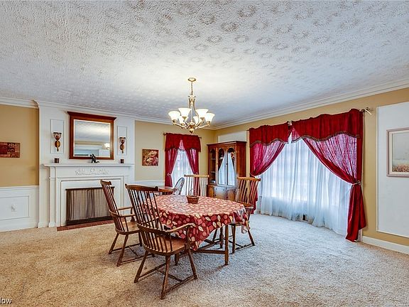 4th image of 3088 W Market St