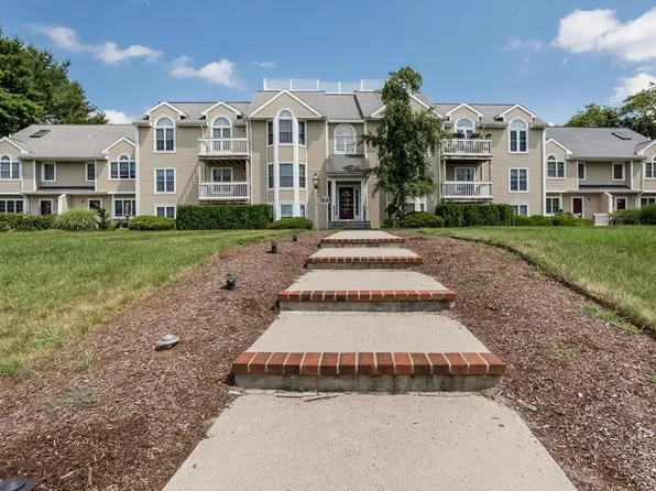 1707 Carriage Ln, Taunton, MA 02780