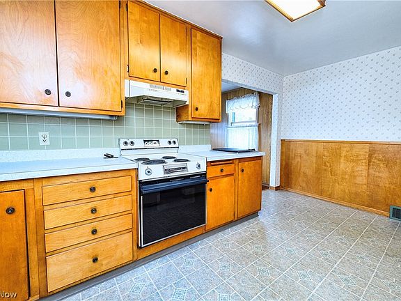 5th image of 8208 Southington Dr