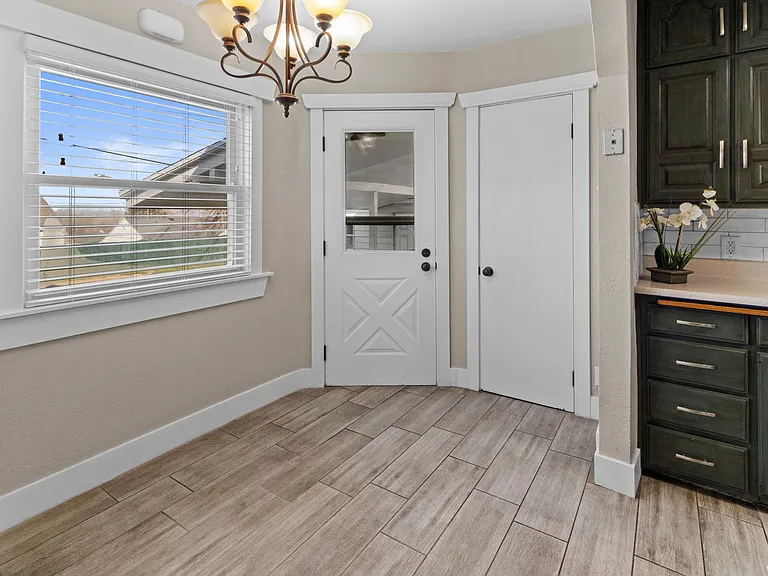 3885 S Nordin Ave — Photo 12