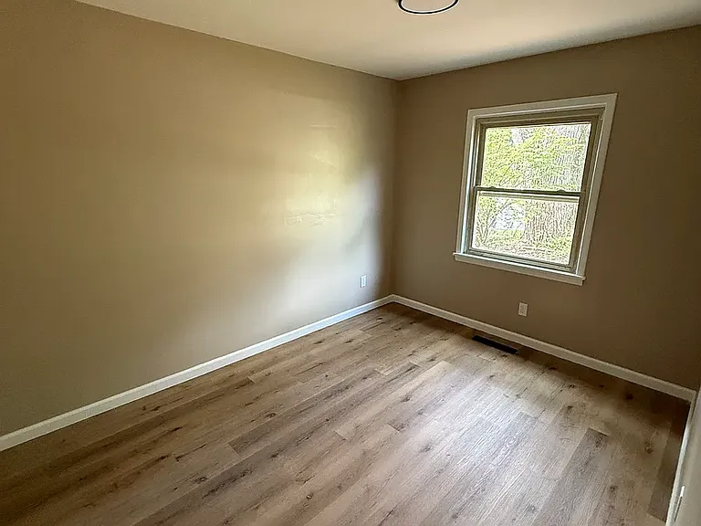 1458 Blaine Dr — Photo 11
