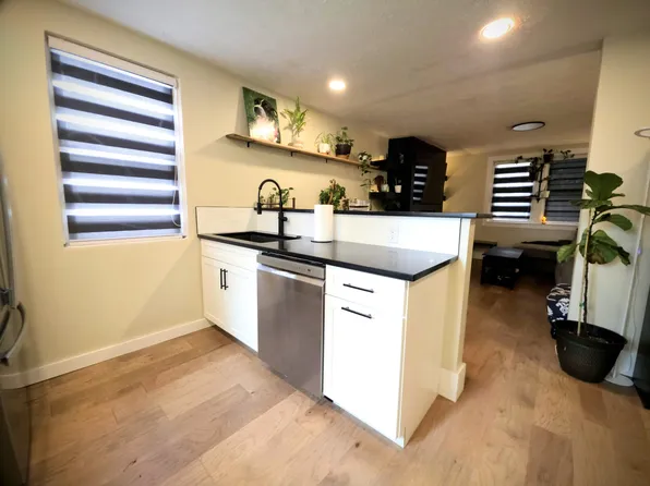 2244 W Hardies Rd, Gibsonia, PA 15044