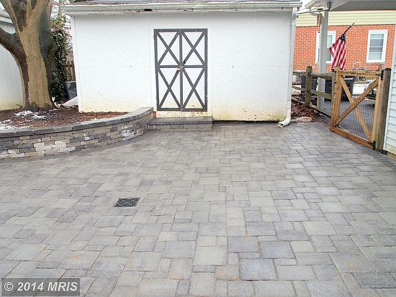 3rd image of 823 Ivydale Ave