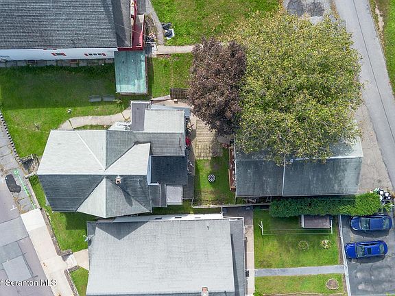 5th image of 916 S Main Ave