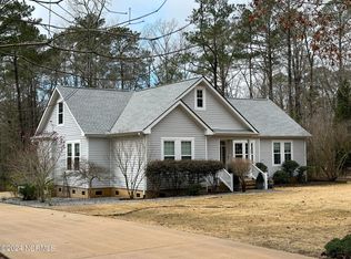 361 Island Dr, Chocowinity, NC 27817