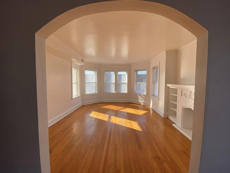 Beautiful, Sunny Living Room