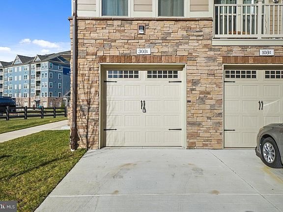 3rd image of 3282 Pine Needle Cir #303