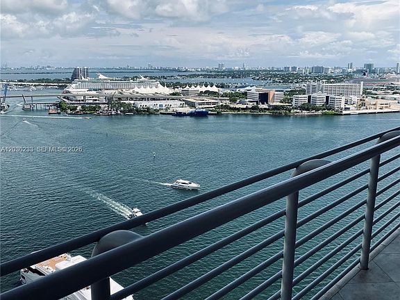 5th image of 335 Biscayne Blvd #2908