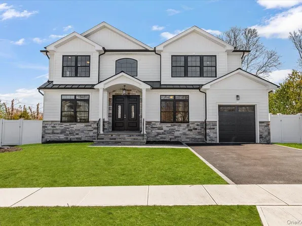 32 Sherman Road, Old Bethpage, NY 11804