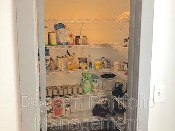 4th image of 300 E Grace St Unit 203