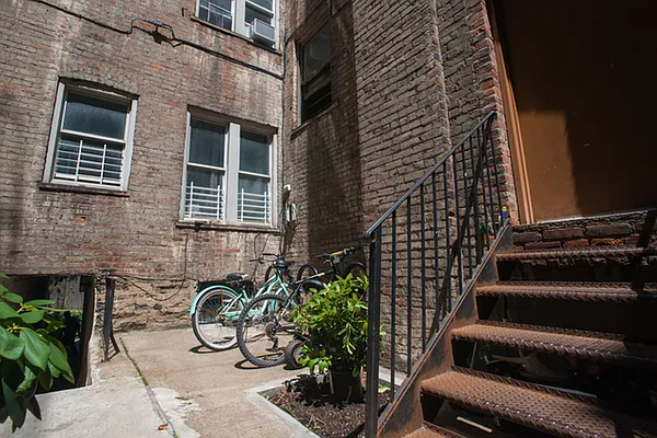 Rented by Compass | media 52