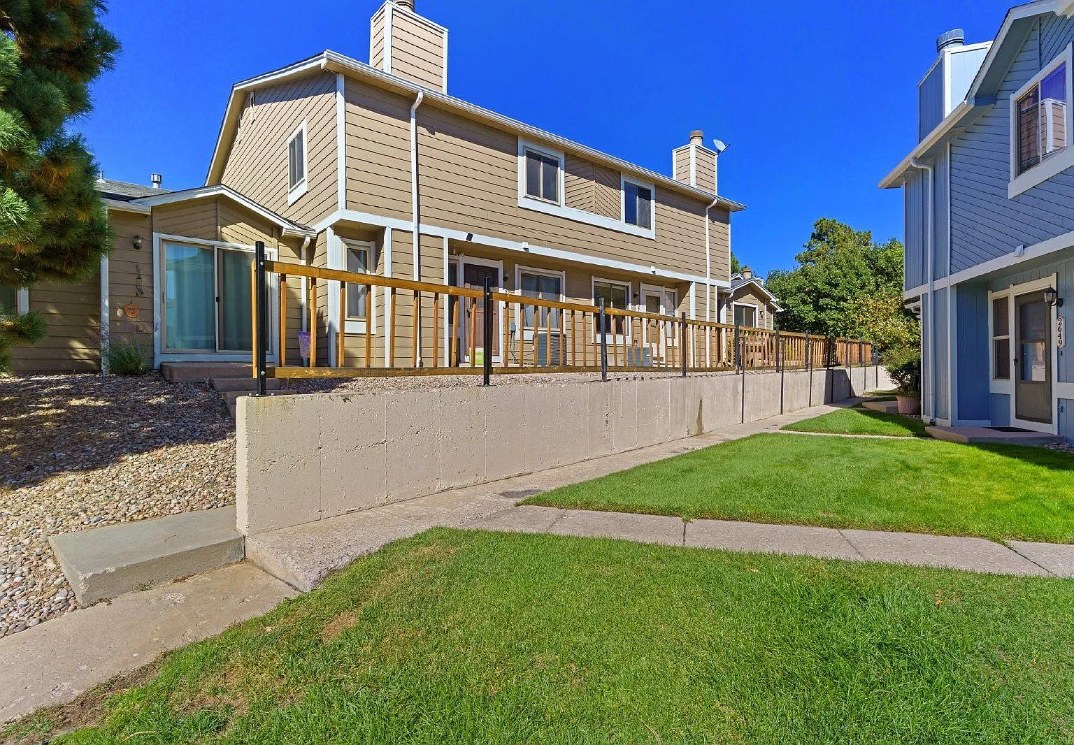 2 bed, 1.5 bath, 1003 sqft, $1,550 — Photo 2
