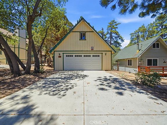 3rd image of 368 Imperial Ave