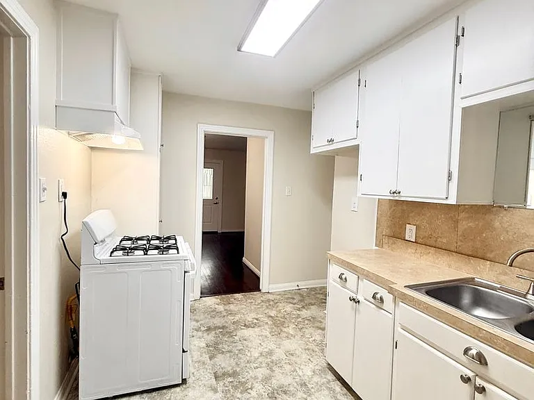 1232 San Felipe St — Photo 7