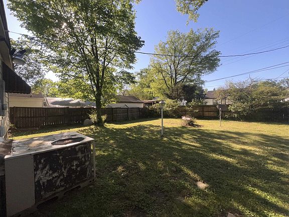 4th image of 3753 Rockwood Ave