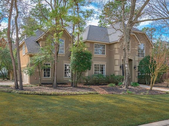 Nestled in a great location the home oozes curb appeal! This wonderful upscale neighborhood is very centrally located and close to parks, The Palmer Golf Course and shopping/dining! Walk to the exemplary rated Galatas Elementary and zoned to The Wood