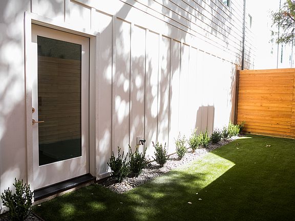 3rd image of 4138 Herschel Ave #104