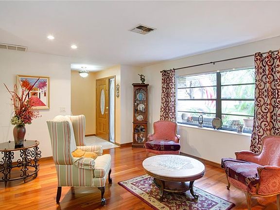 5th image of 2737 Saint Cloud Oaks Dr